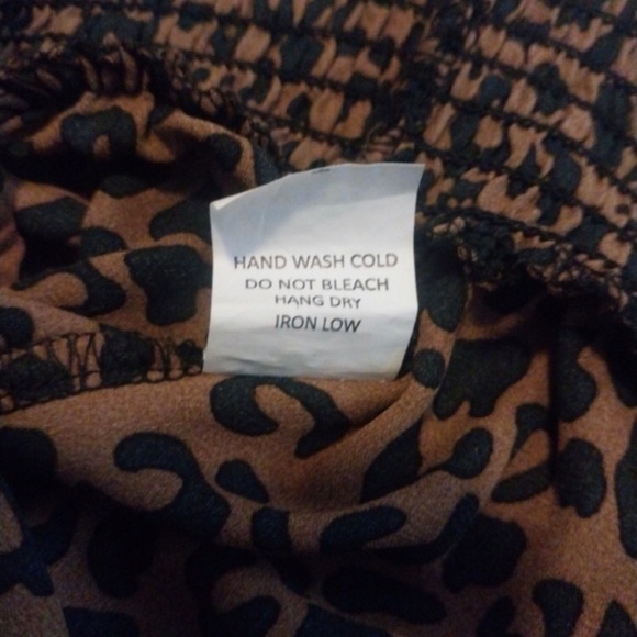 Sienna Sky Sleeveless Animal Print Top Key Hole Halter Size L - Picture 7 of 7